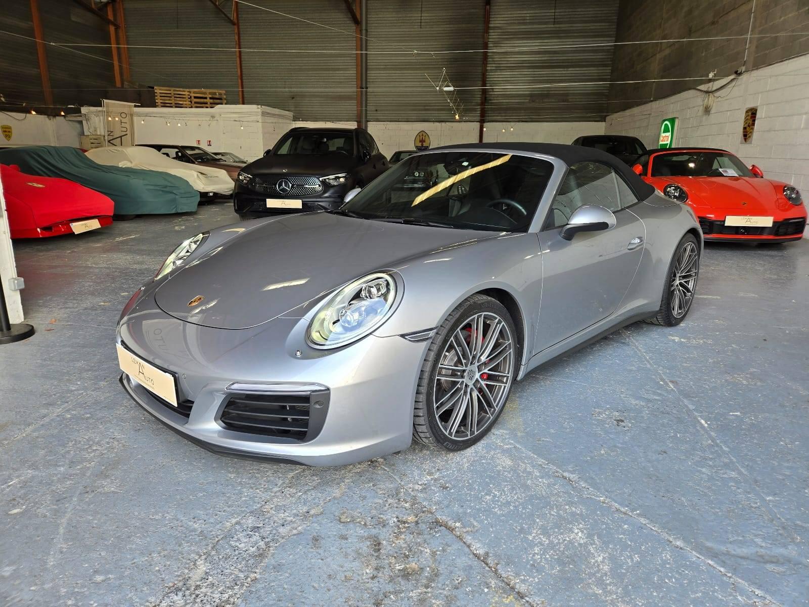 PORSCHE 911