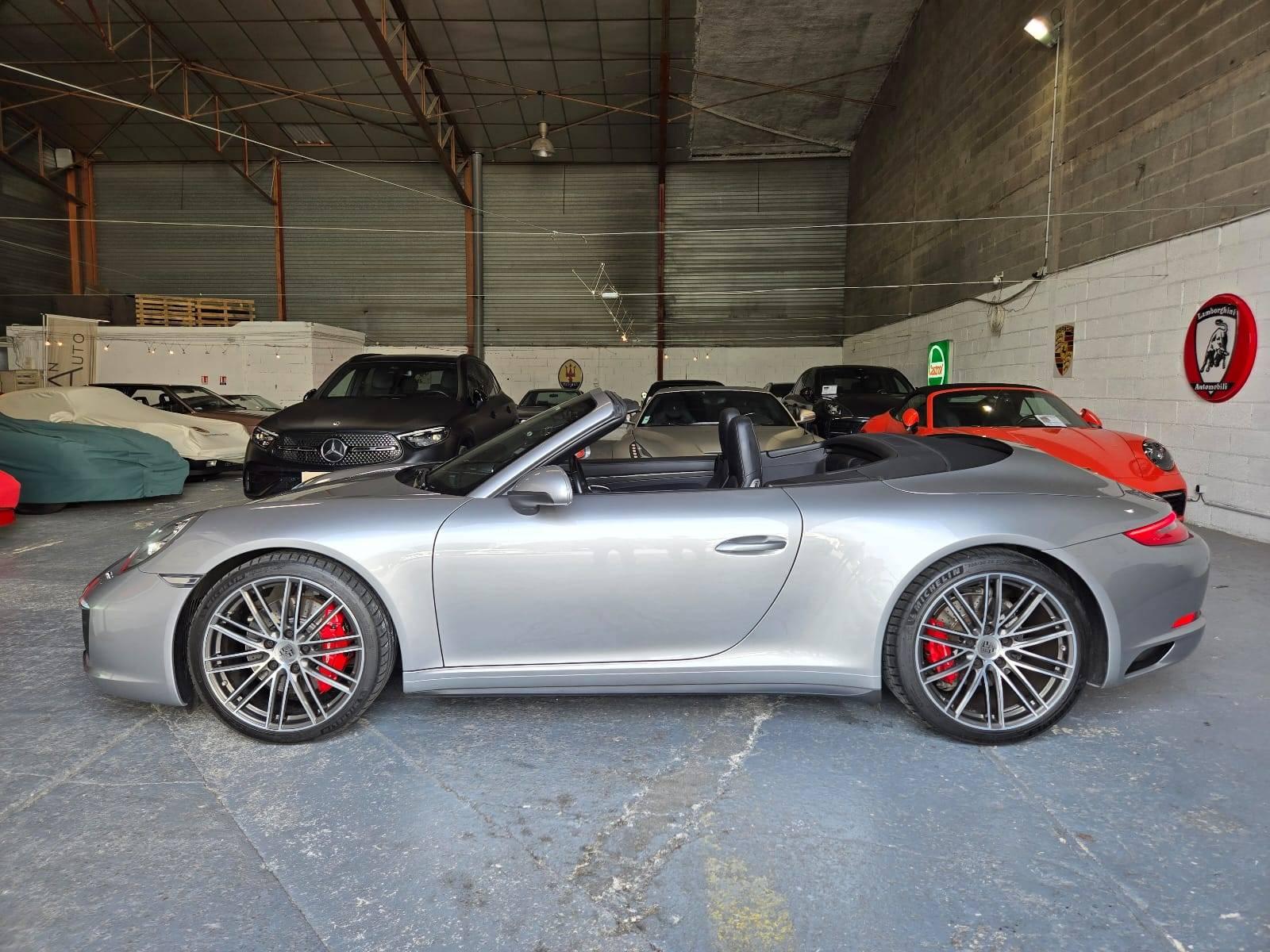 PORSCHE 911