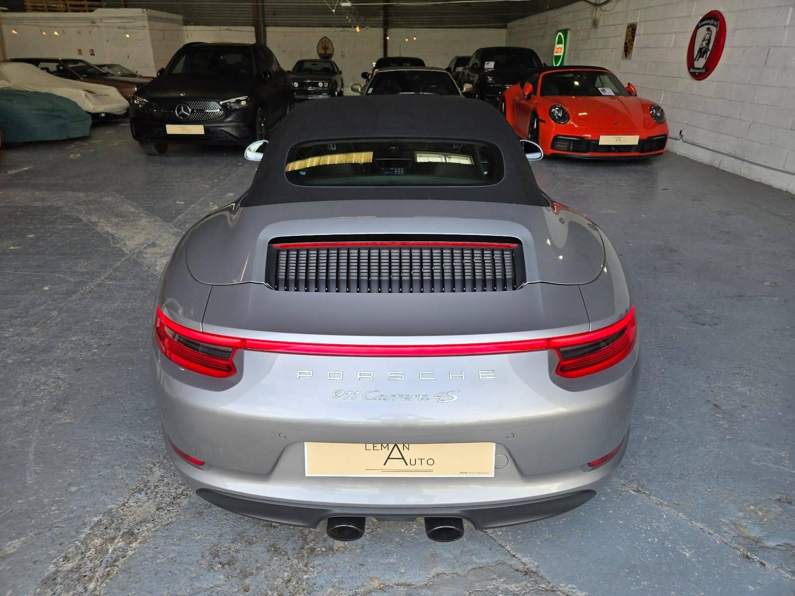PORSCHE 911