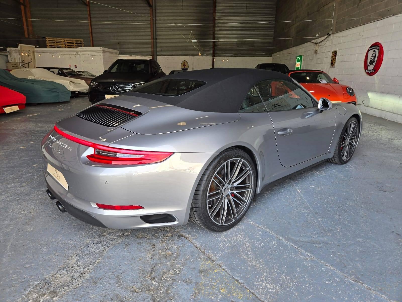 PORSCHE 911