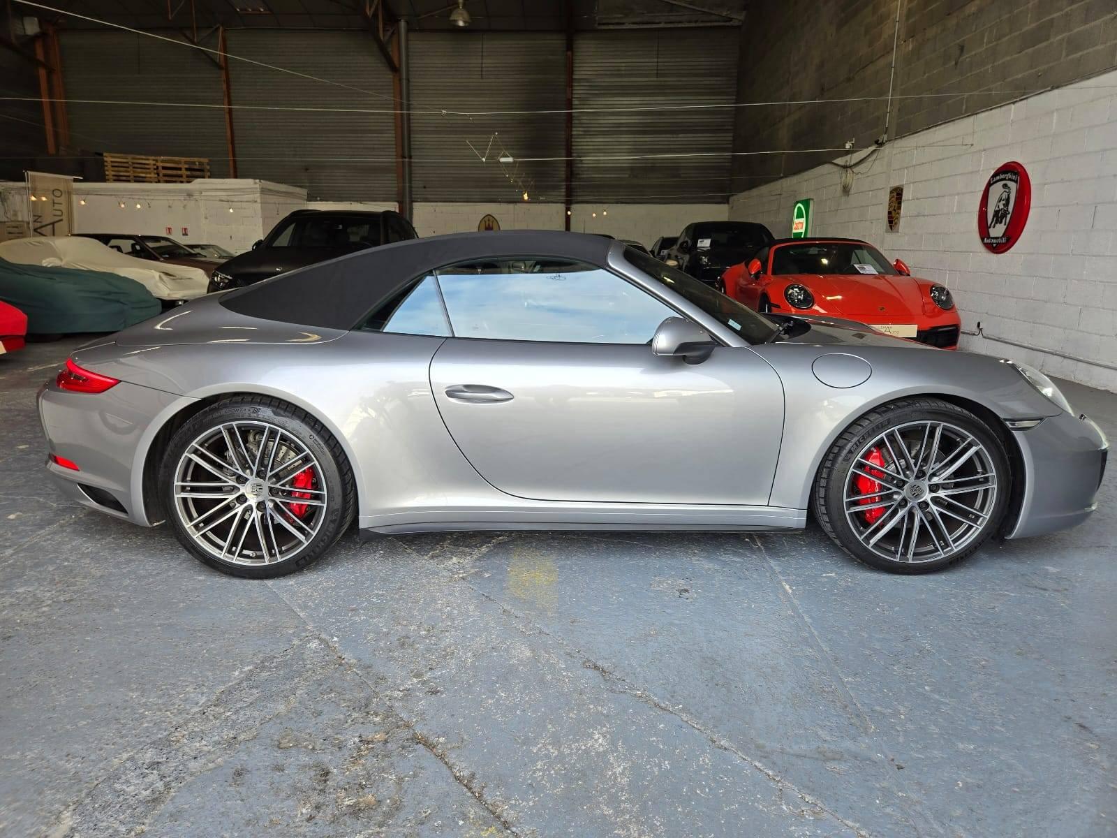 PORSCHE 911