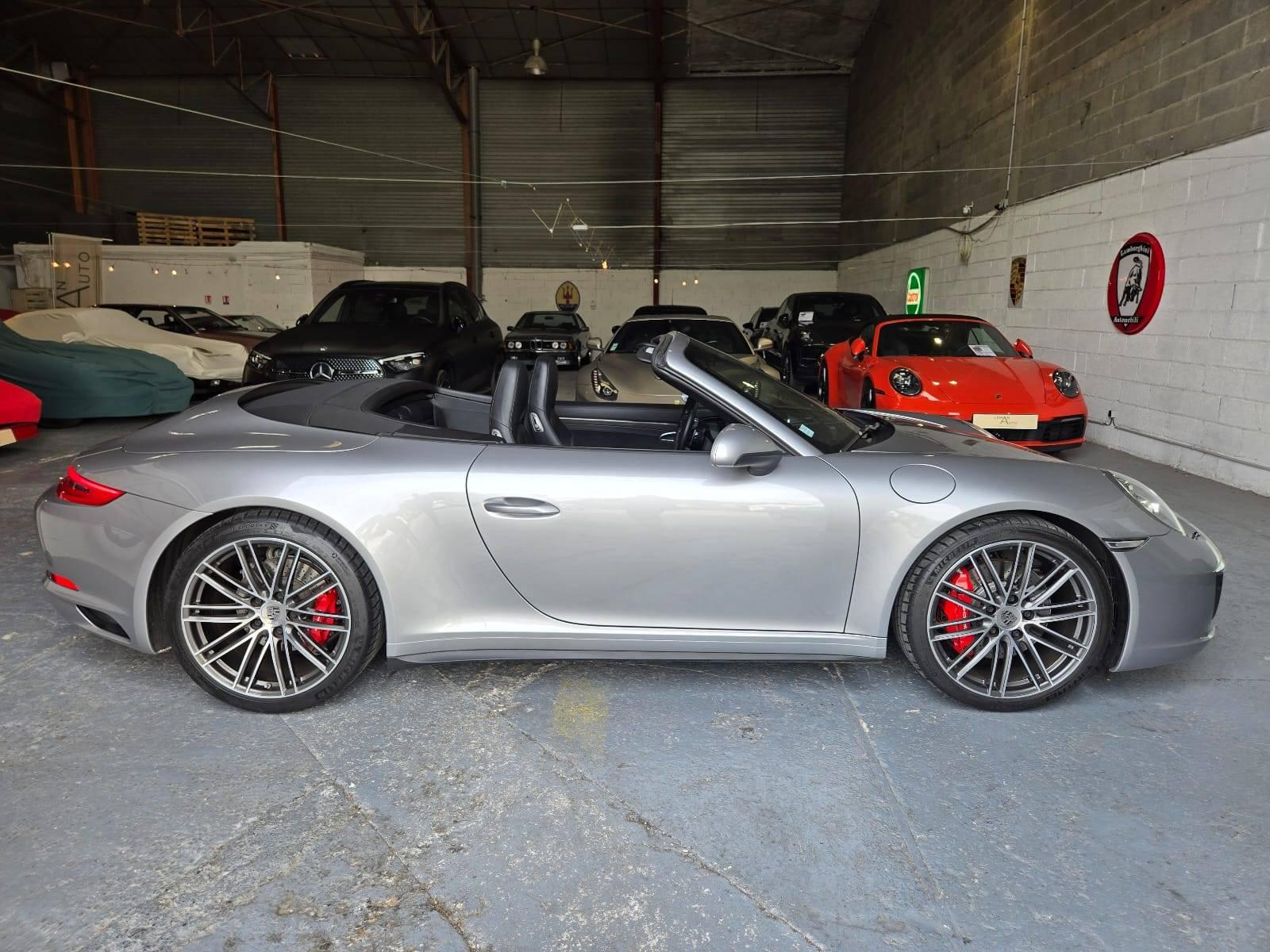 PORSCHE 911