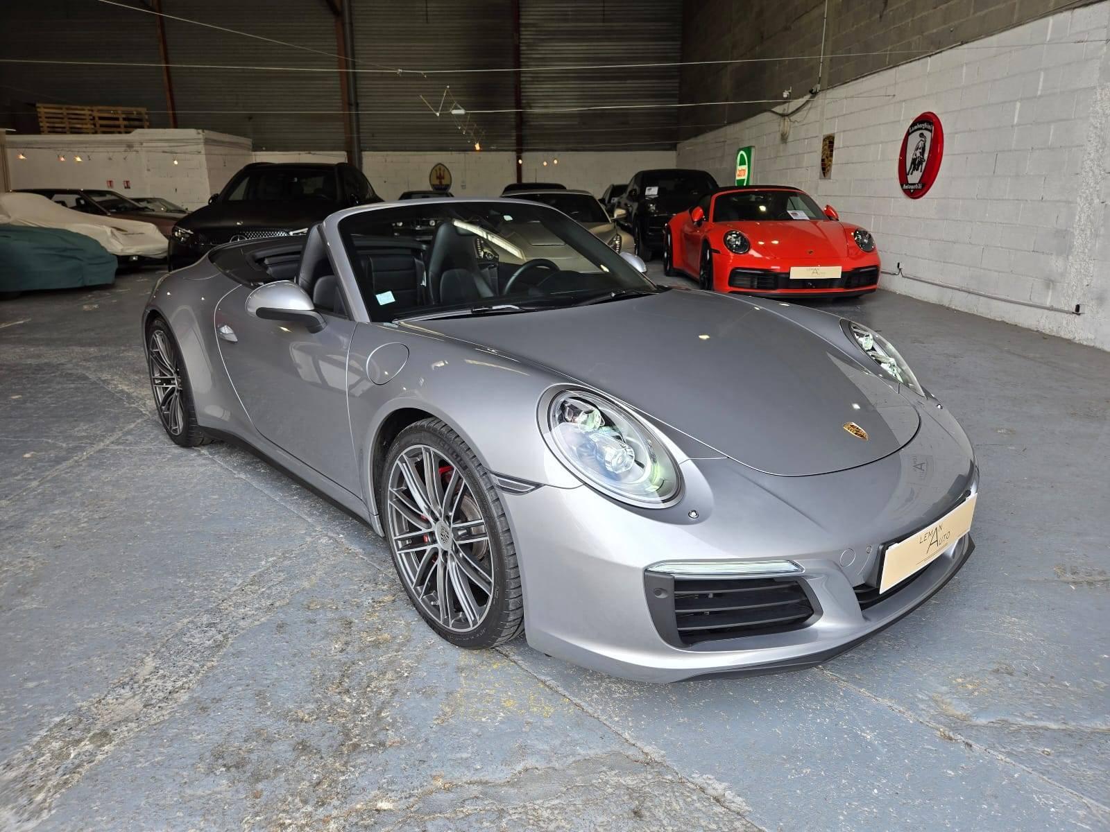 PORSCHE 911