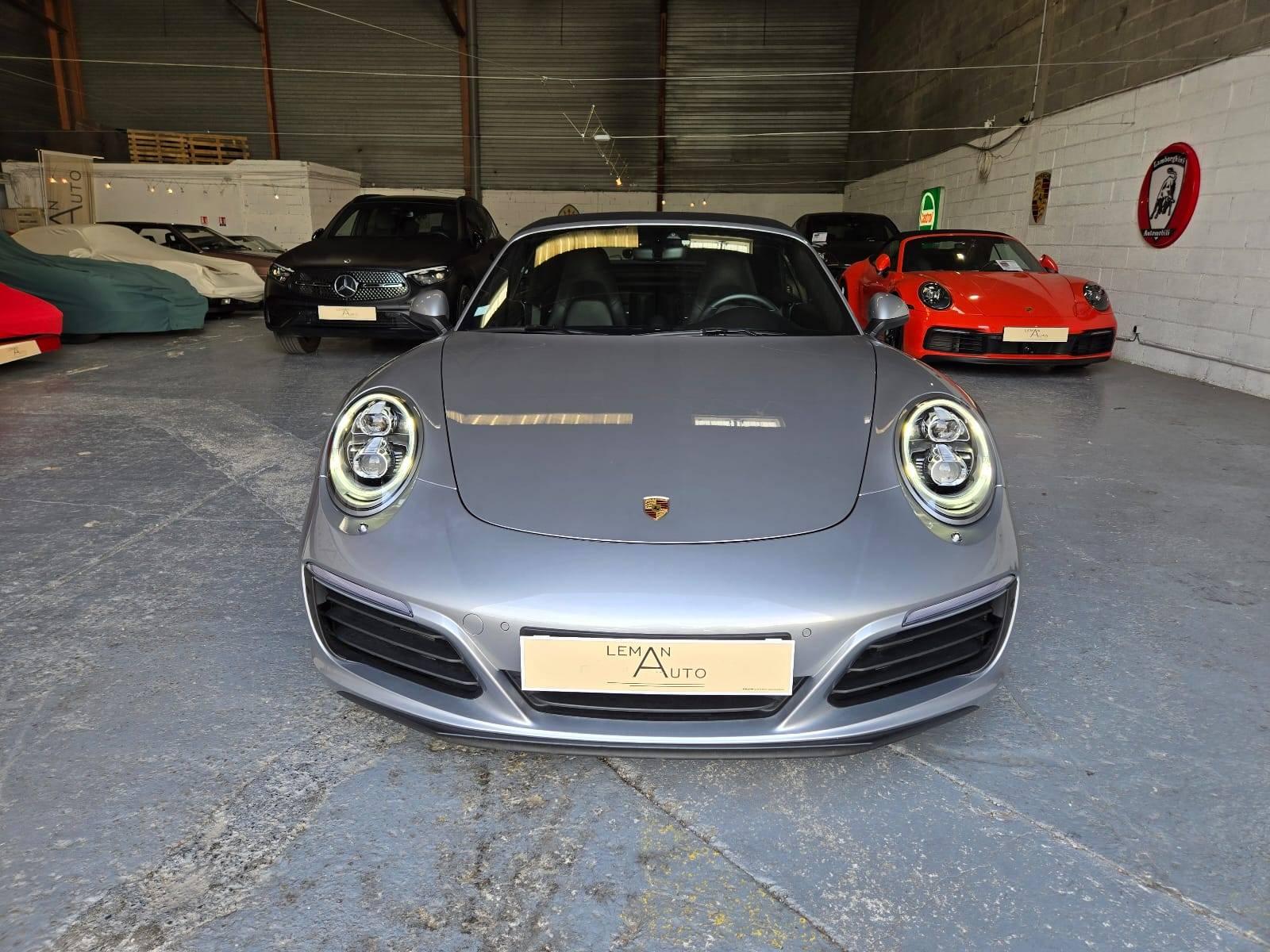 PORSCHE 911