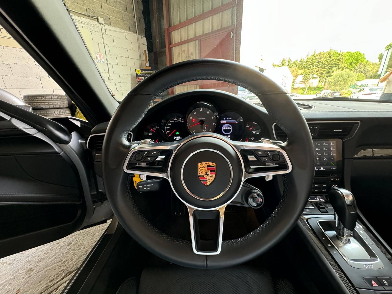 PORSCHE 911