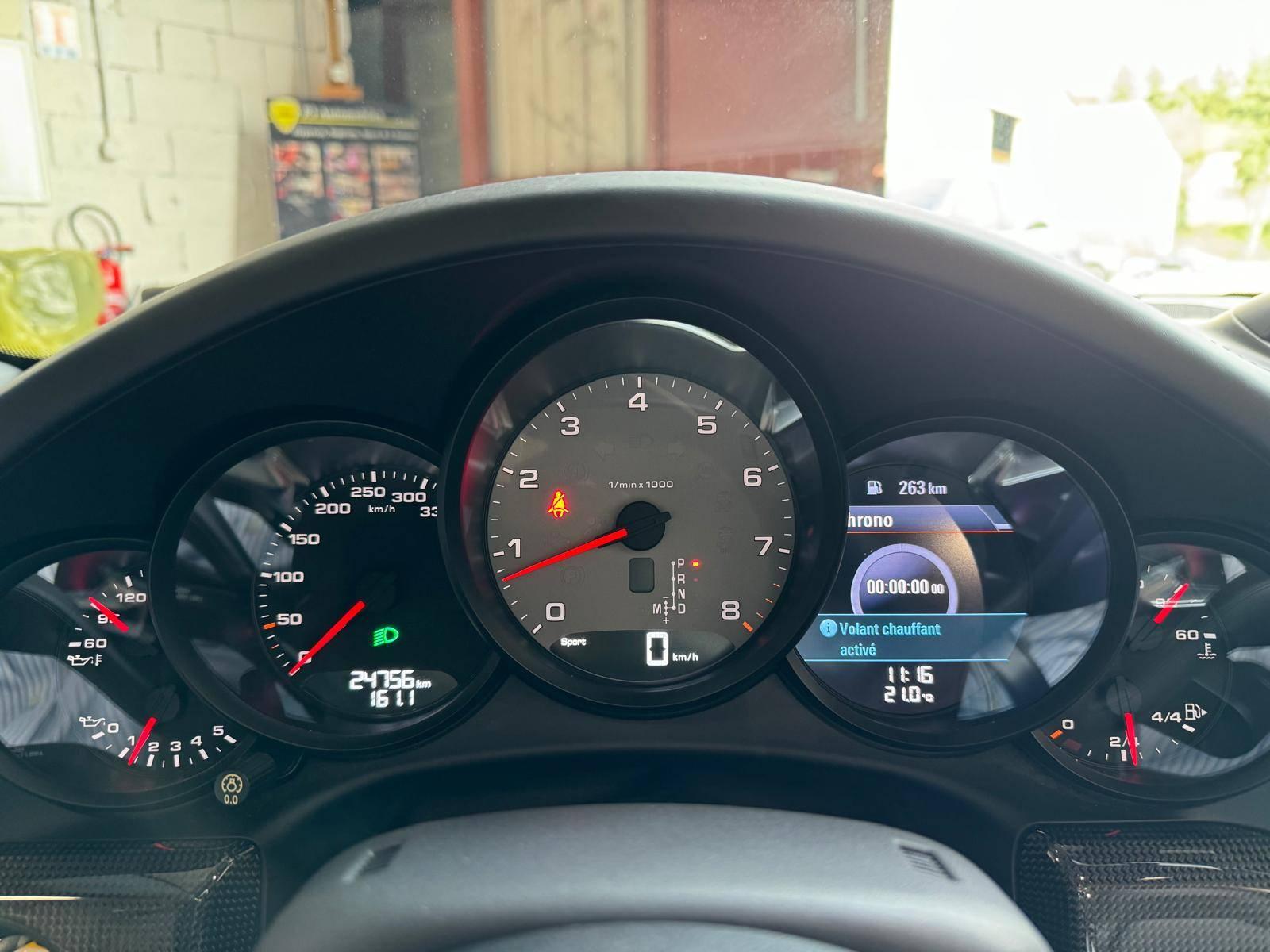 PORSCHE 911