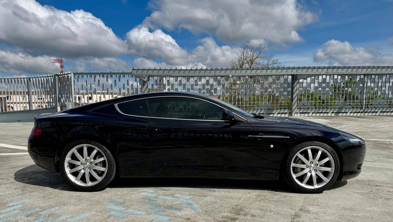 ASTON-MARTIN DB9