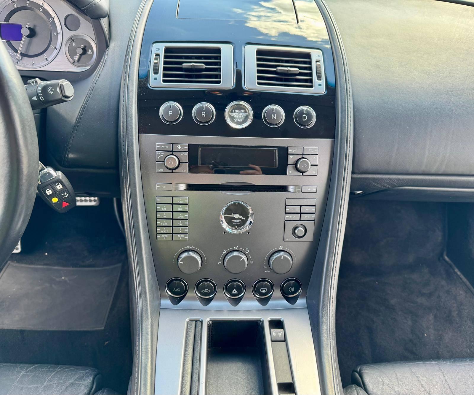 ASTON-MARTIN DB9