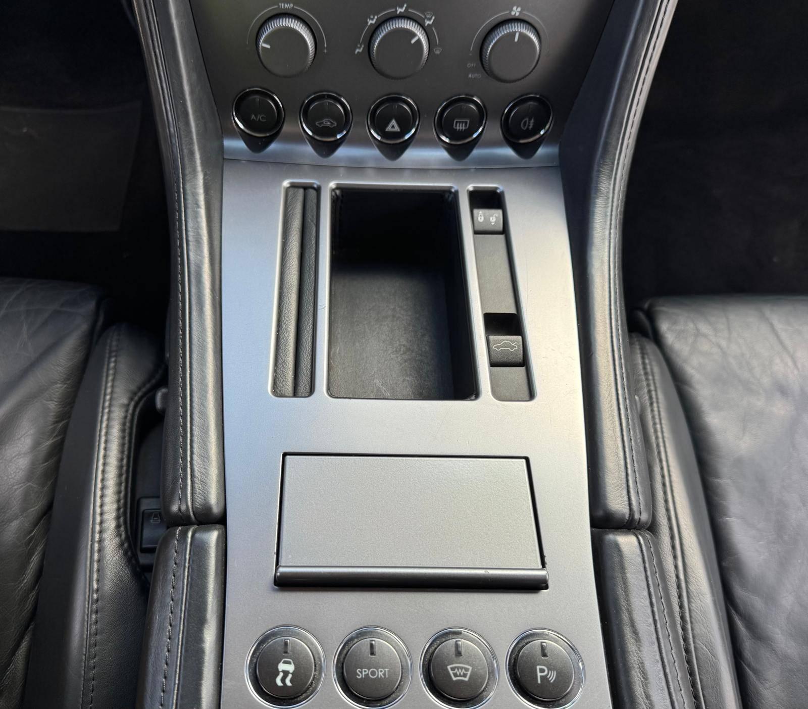 ASTON-MARTIN DB9