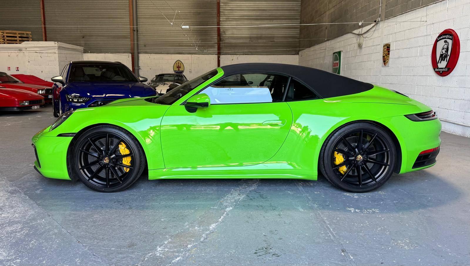 PORSCHE 911
