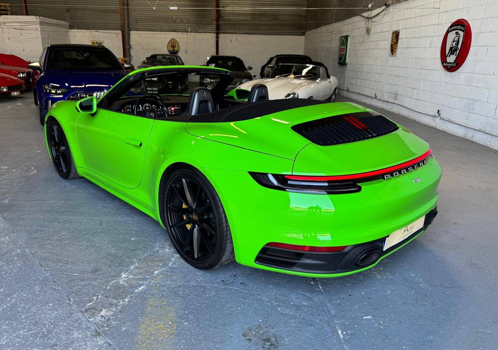 PORSCHE 911
