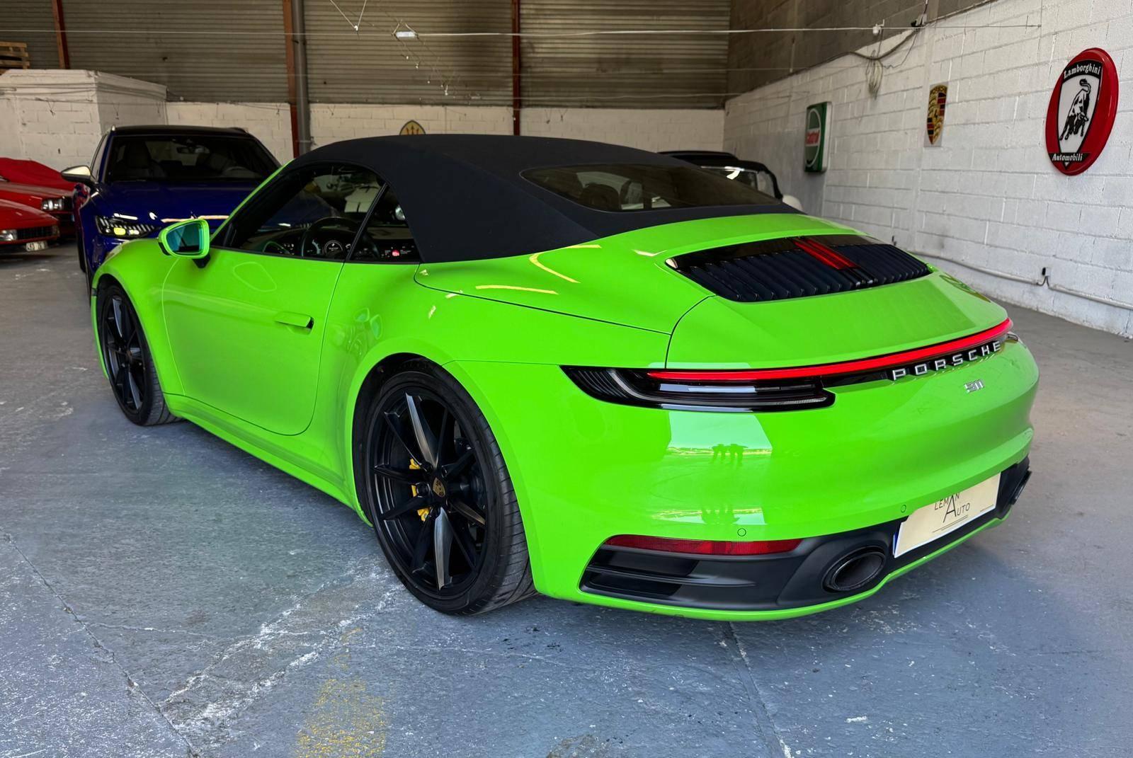 PORSCHE 911