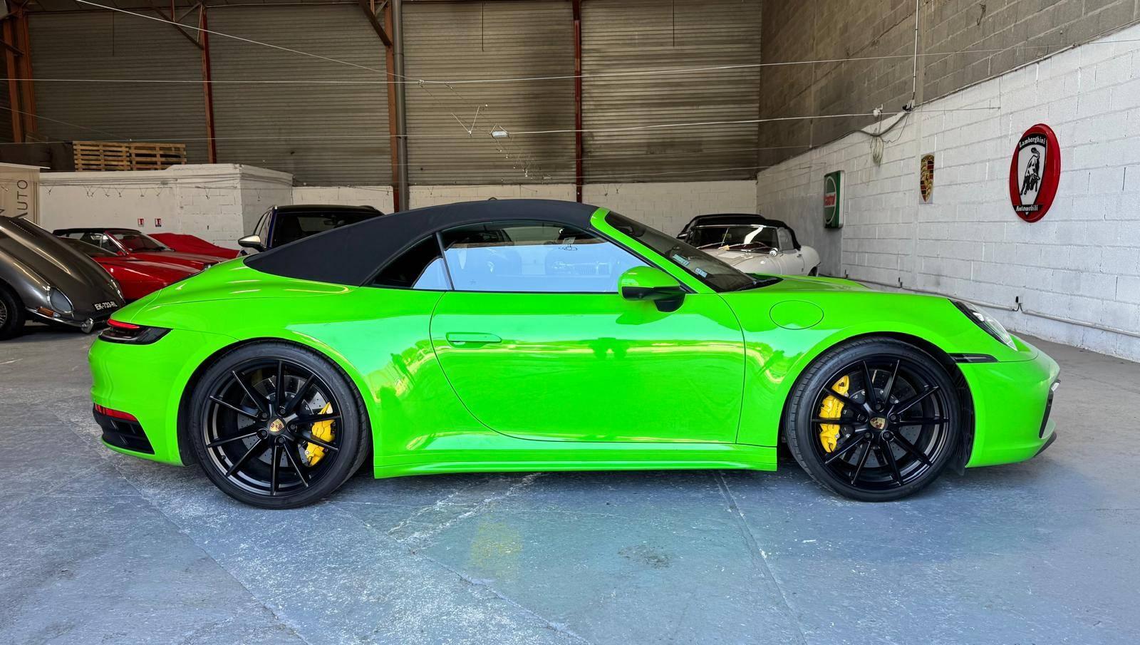 PORSCHE 911