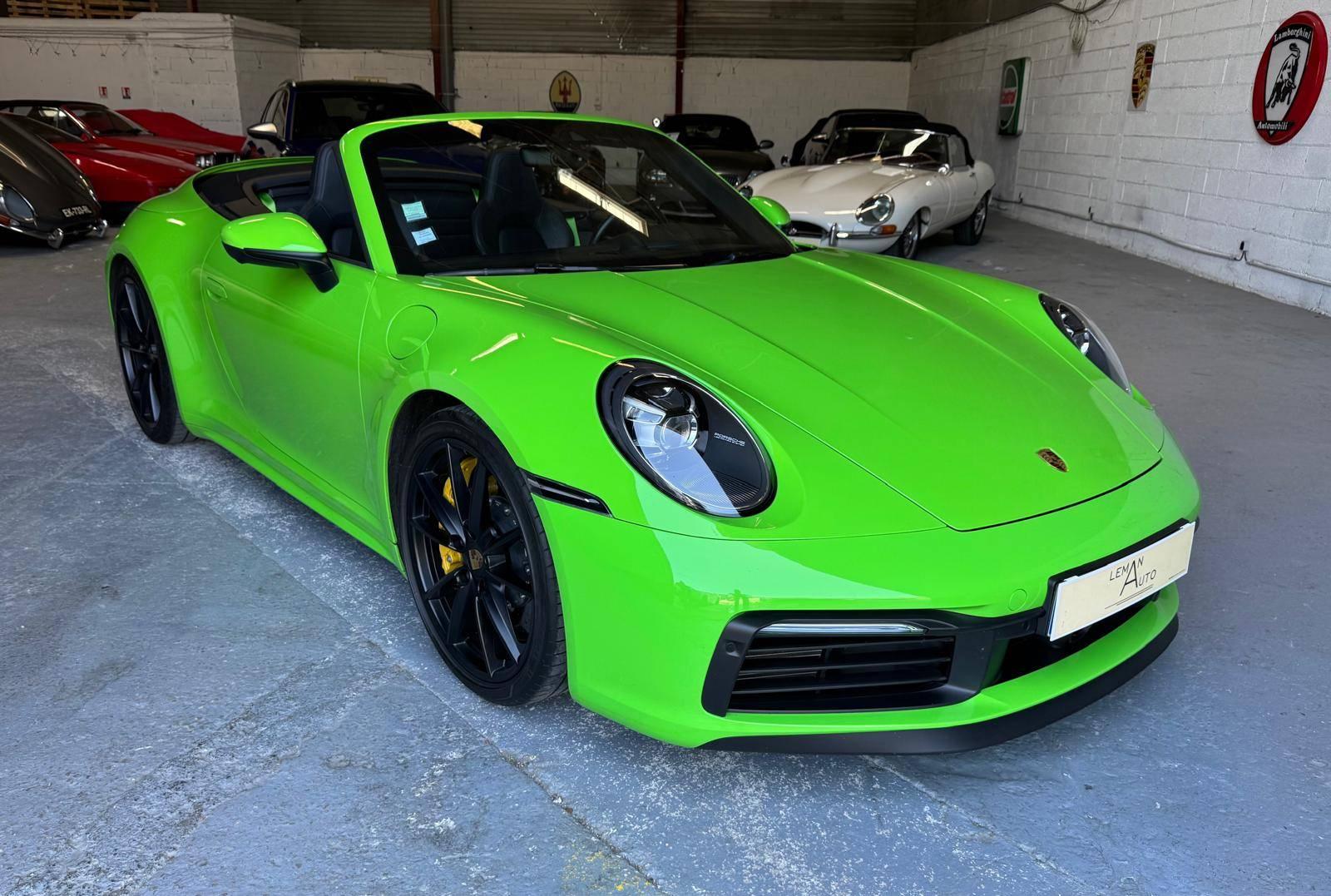 PORSCHE 911